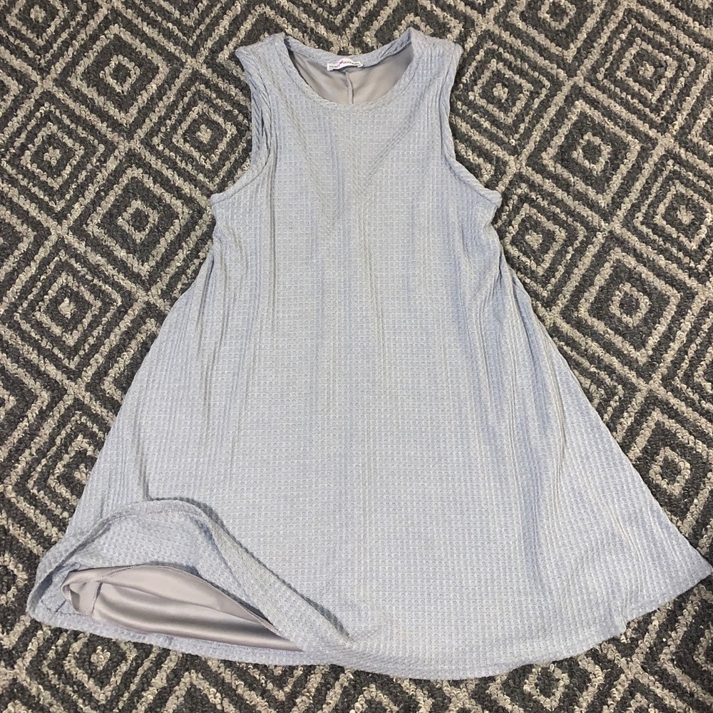 Women’s Dainty Hooligan brand dress w/ back detail